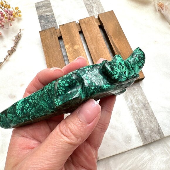 Gorgeous Malachite Alligator/Crocodile Carving - Picture 6 of 10